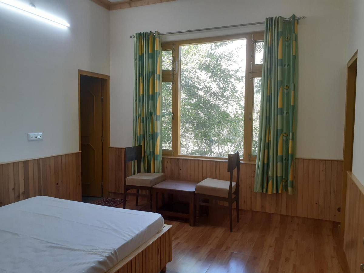 Gazing Moon Homestay Shamshi Exterior photo